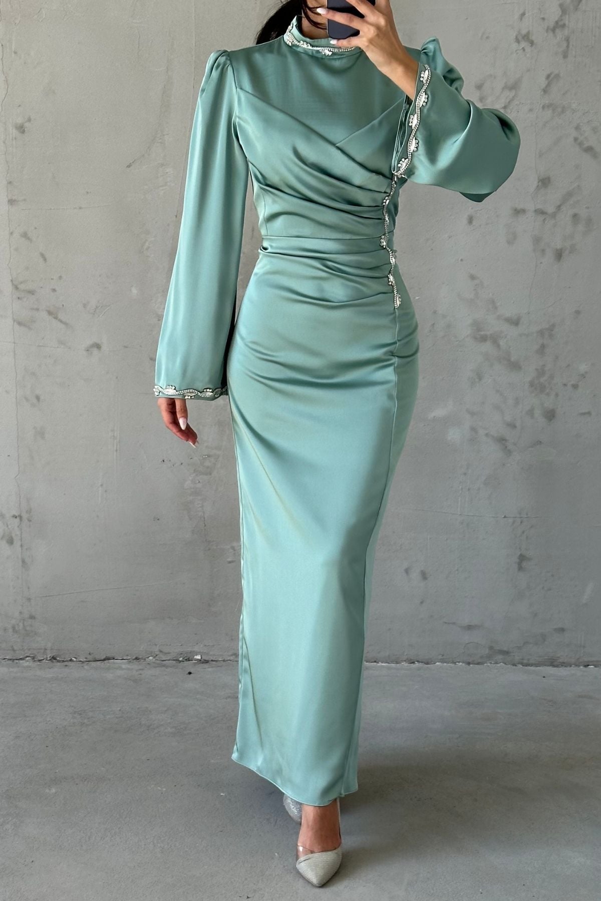 Eşsiz Drape Ve Taş Detaylı Saten Tesettür Abiye Mint Yeşili