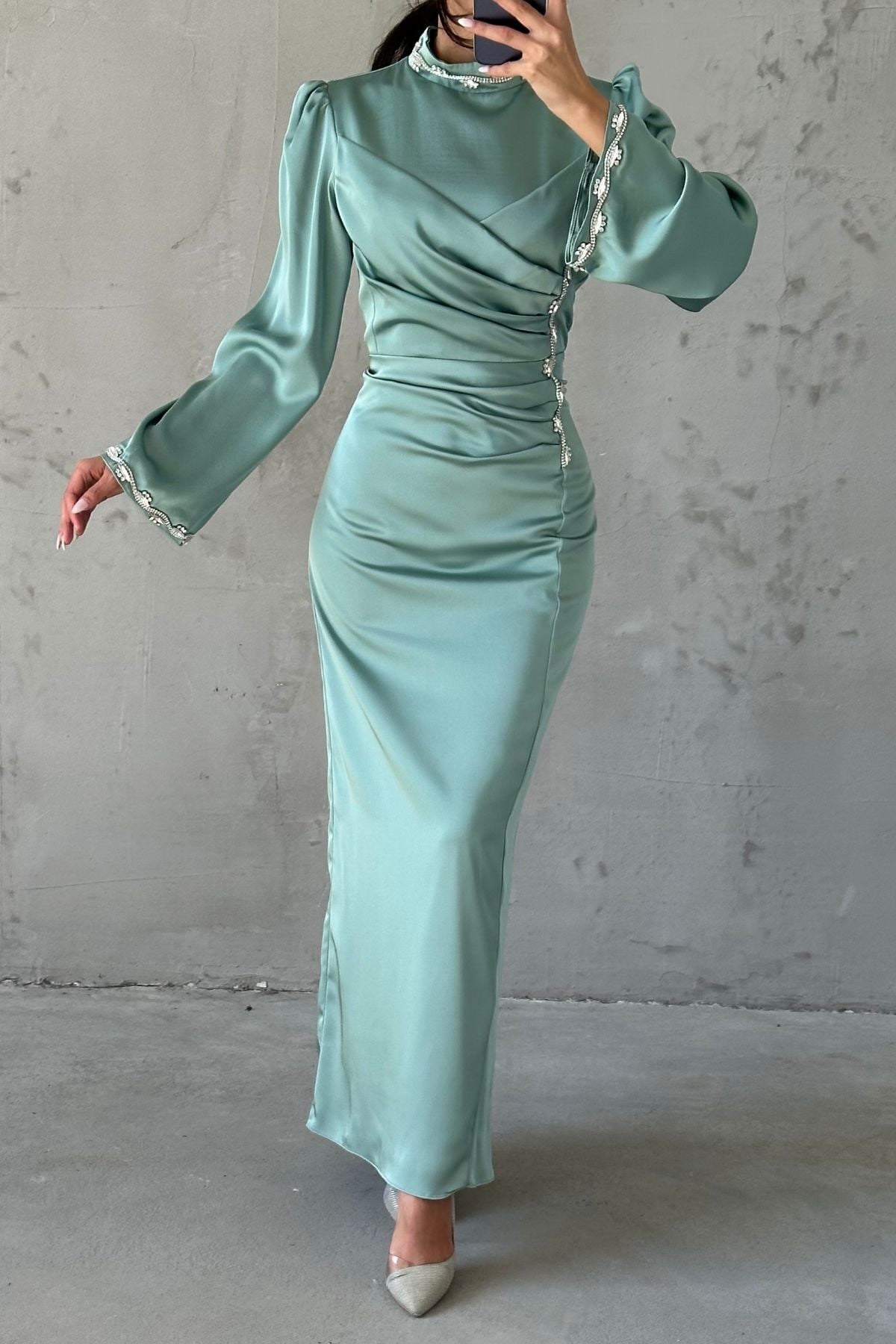 Eşsiz Drape Ve Taş Detaylı Saten Tesettür Abiye Mint Yeşili