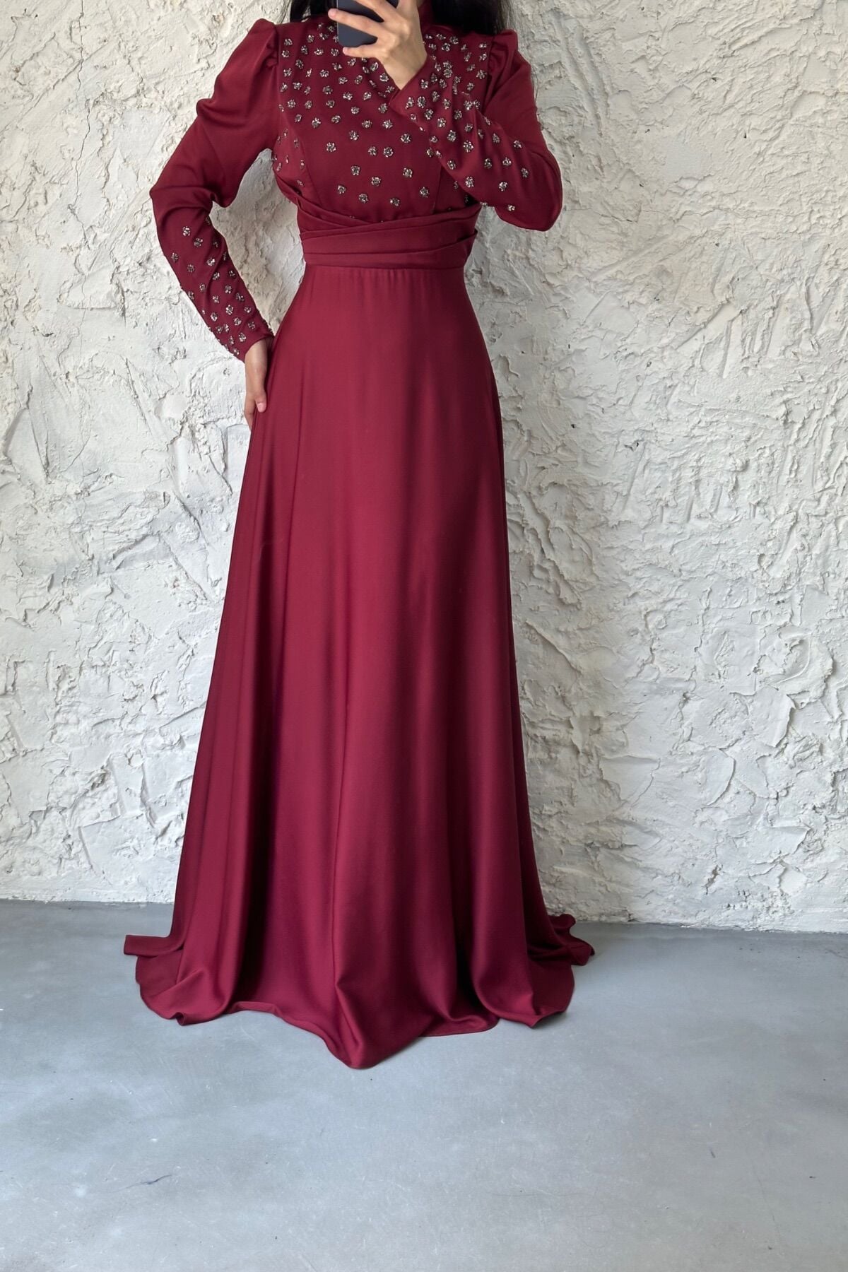 Kolu Ve Üstü Taş Detaylı Saten Tesettür Abiye Bordo